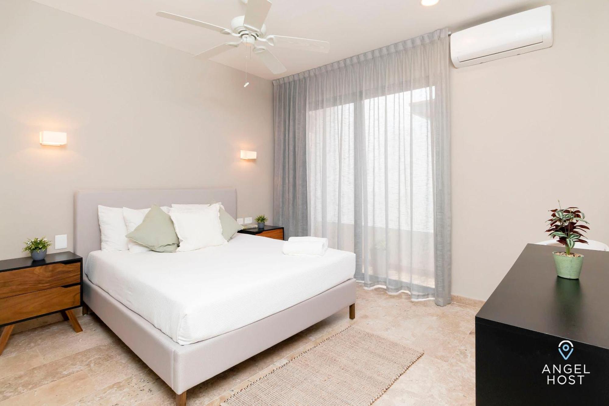 Сasa de vacaciones 2 Story With Spatub, Oceanview Roof Pool & Gym Onsite