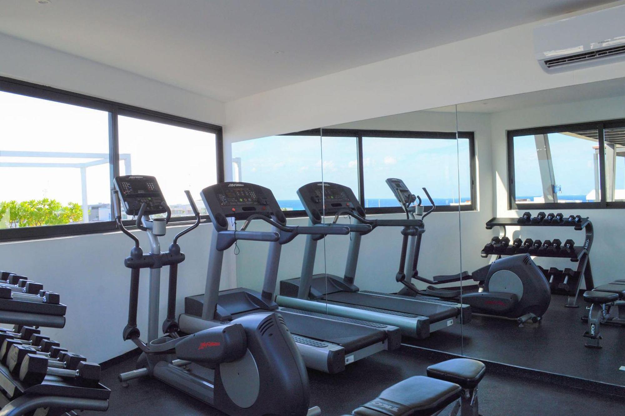 2 Story With Spatub, Oceanview Roof Pool & Gym Onsite Сasa de vacaciones