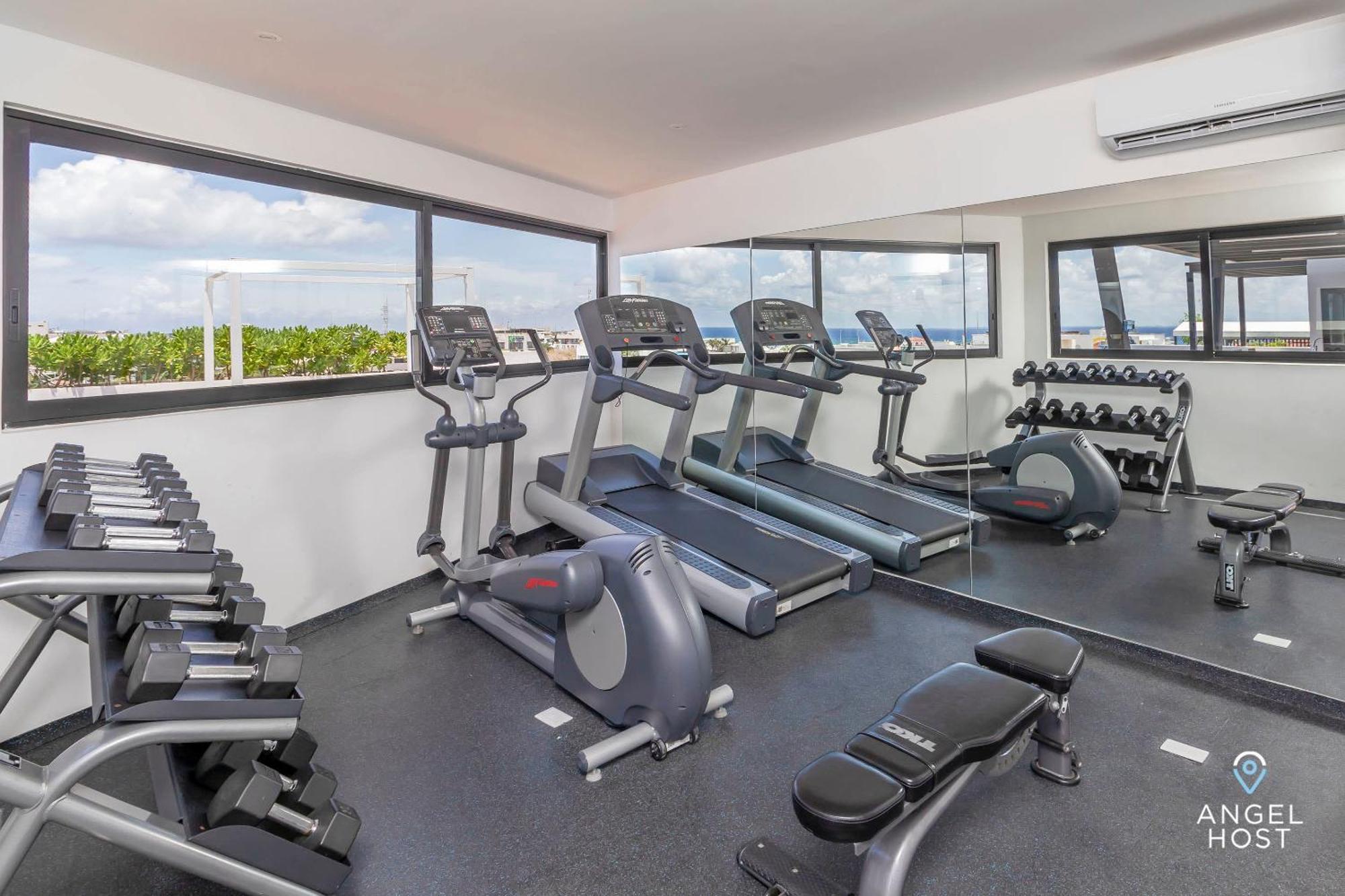 2 Story With Spatub, Oceanview Roof Pool & Gym Onsite Playa del Carmen