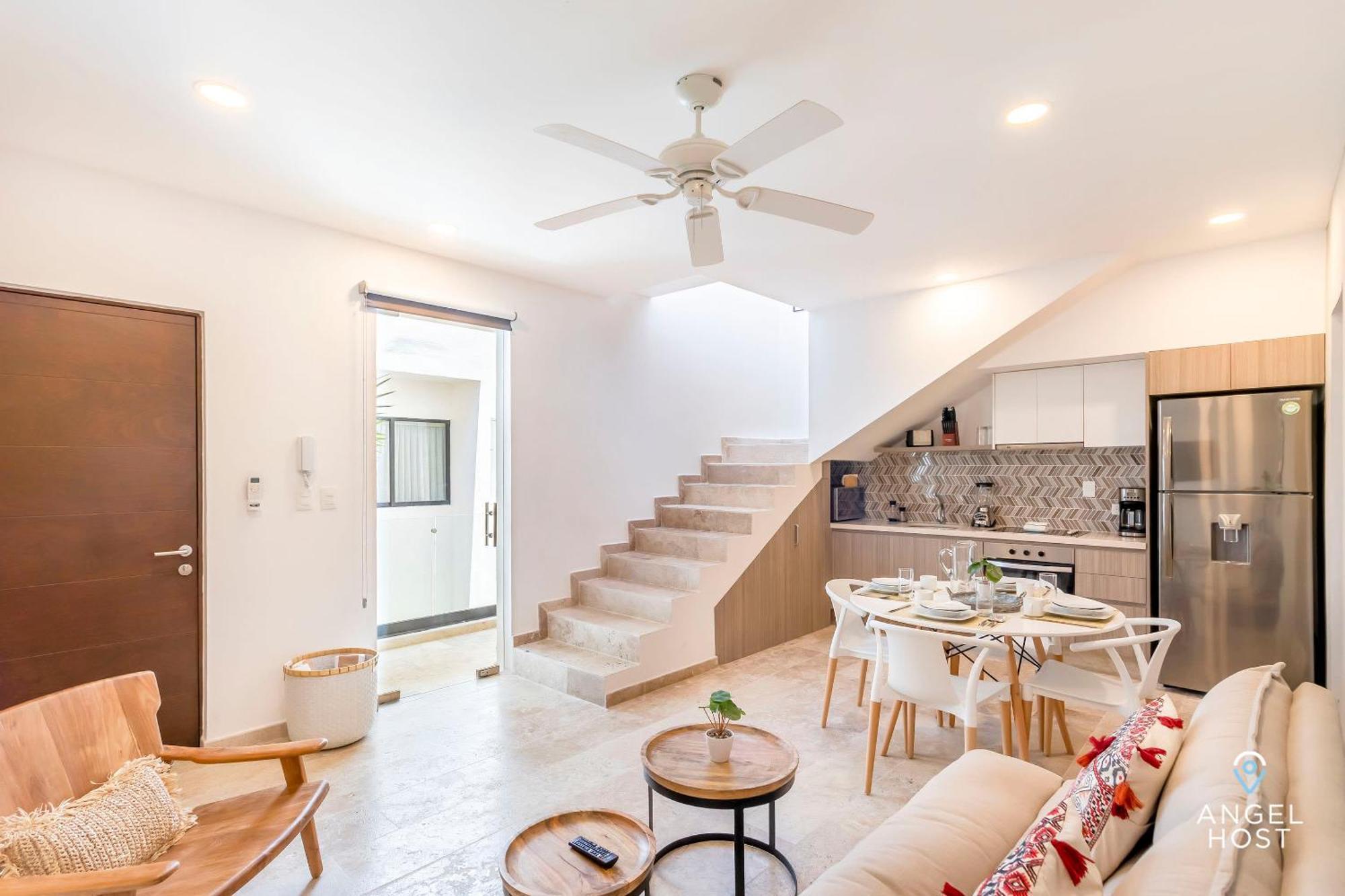 Сasa de vacaciones 2 Story With Spatub, Oceanview Roof Pool & Gym Onsite Playa del Carmen