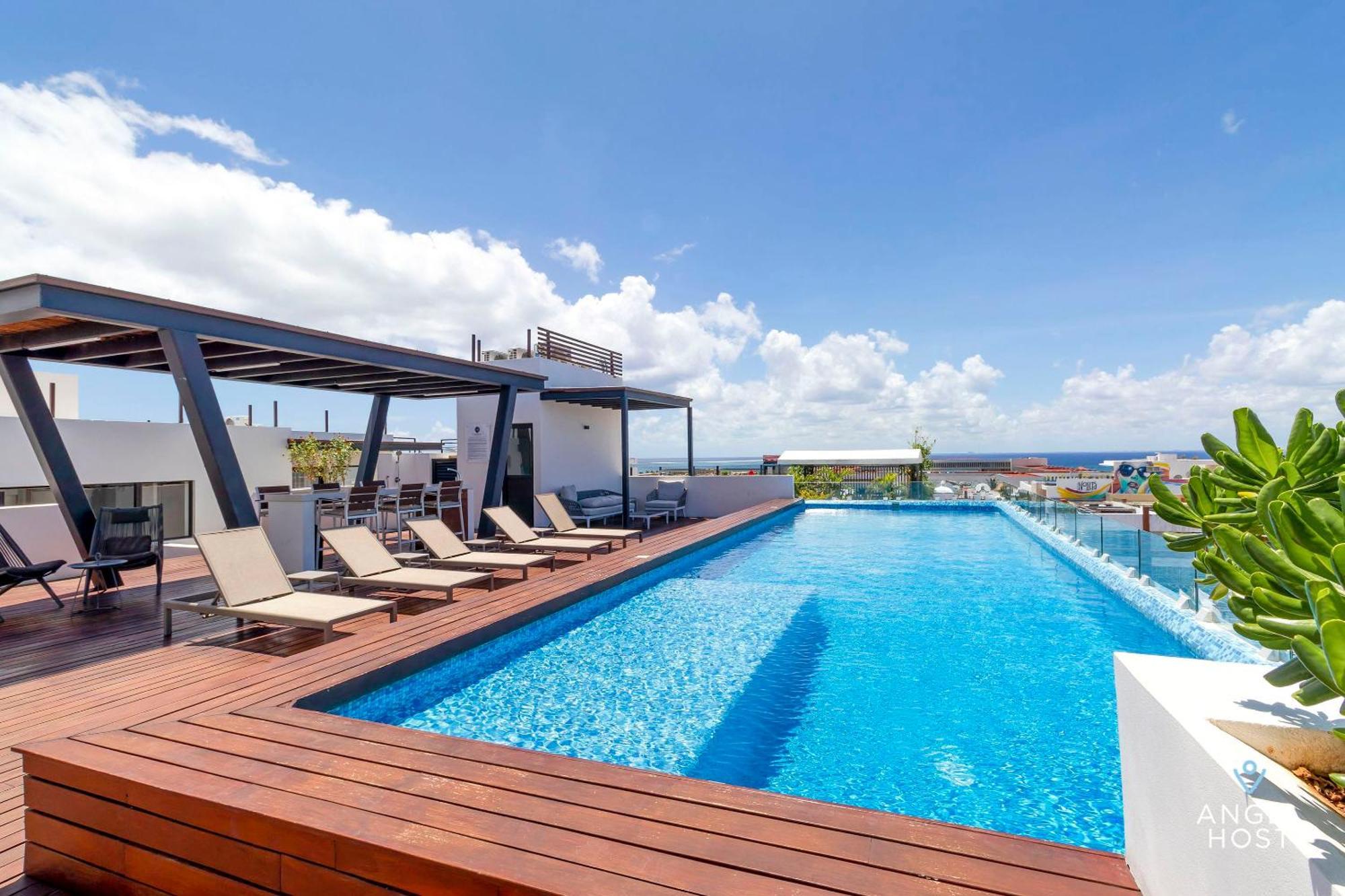 2 Story With Spatub, Oceanview Roof Pool & Gym Onsite Сasa de vacaciones Playa del Carmen